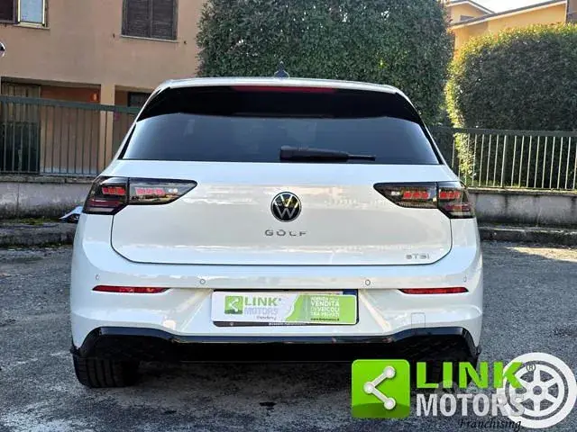 Volkswagen Golf 2025 photo 2