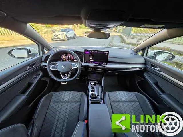 Volkswagen Golf 2025 photo 5