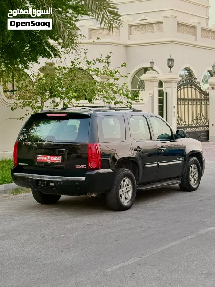 GMC Yukon 2009 photo 2