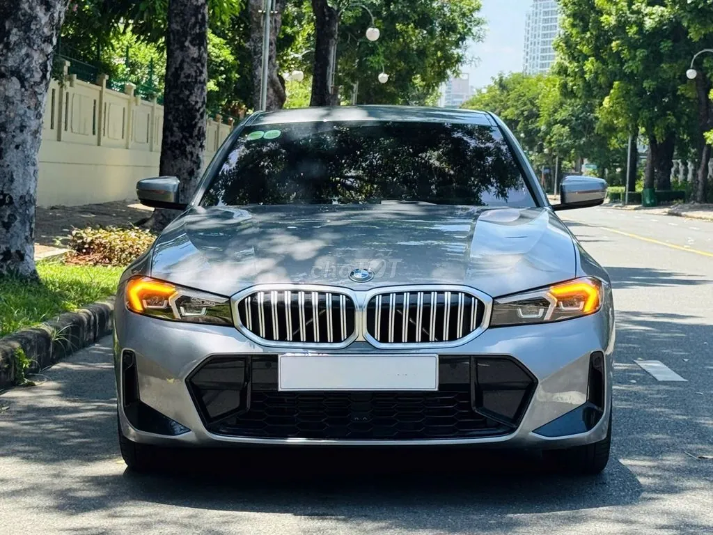 BMW 3 Series 2024 photo 2
