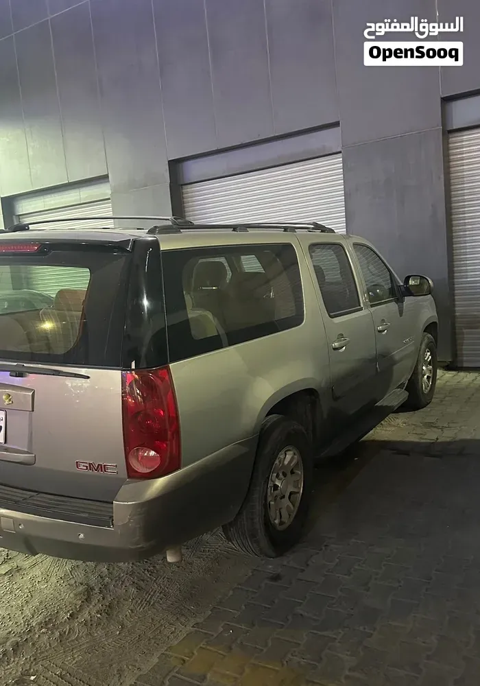 GMC Suburban 2007 photo 4