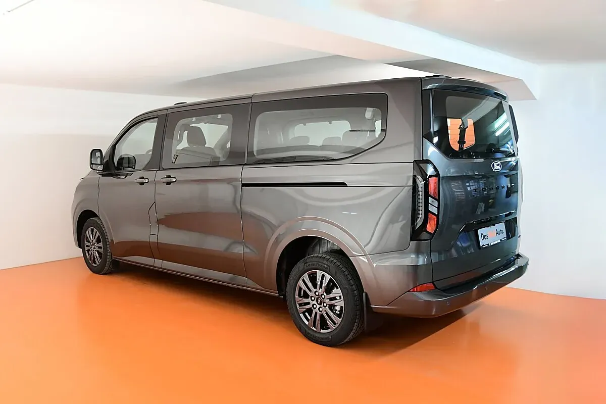 Ford Tourneo Custom 2025 photo 3
