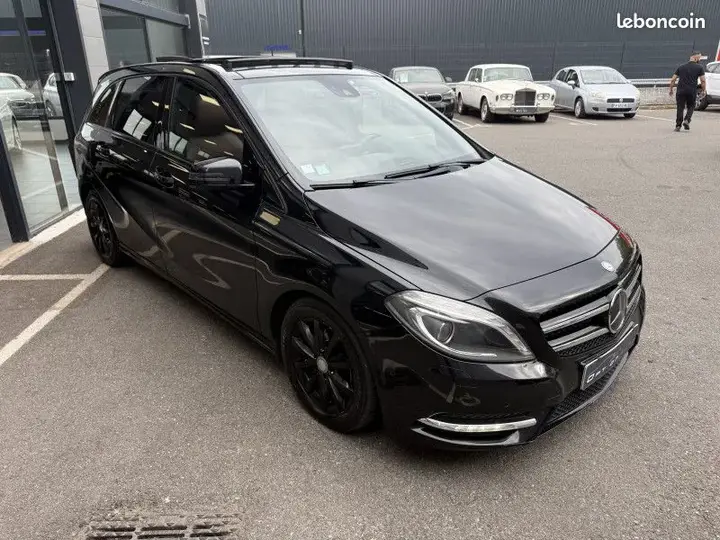 Mercedes-Benz B-Class 2012 photo 3