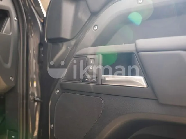 Land Rover Defender 2024 photo 4
