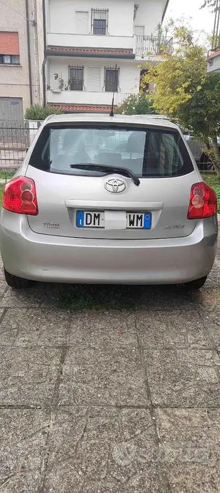 Toyota Auris 2008 photo 2
