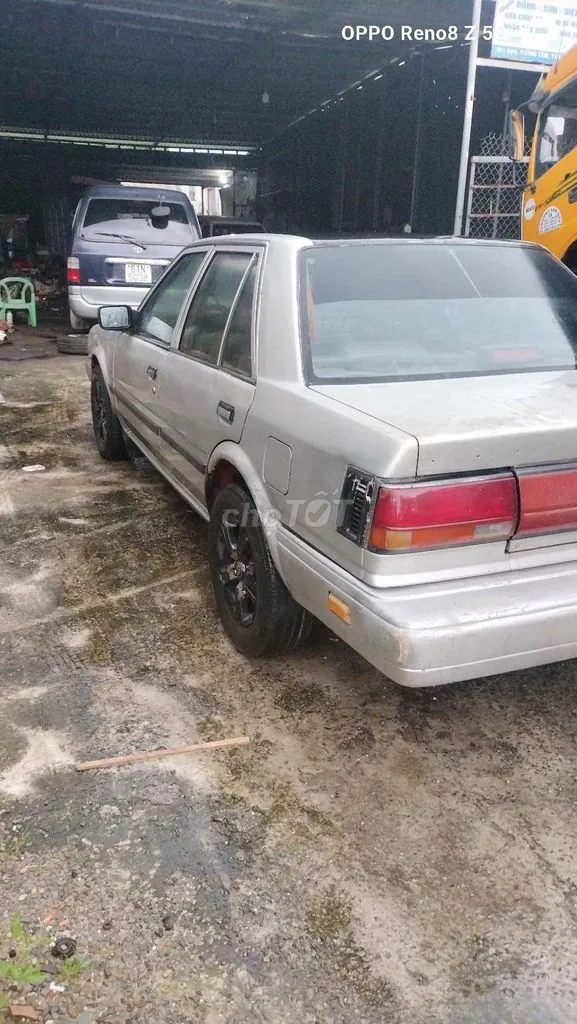 Nissan Sunny 1989 photo 4