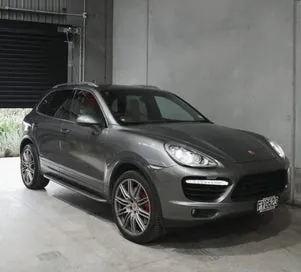 Porsche Cayenne 2011 photo 2