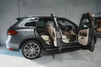 Porsche Cayenne 2011 photo 3
