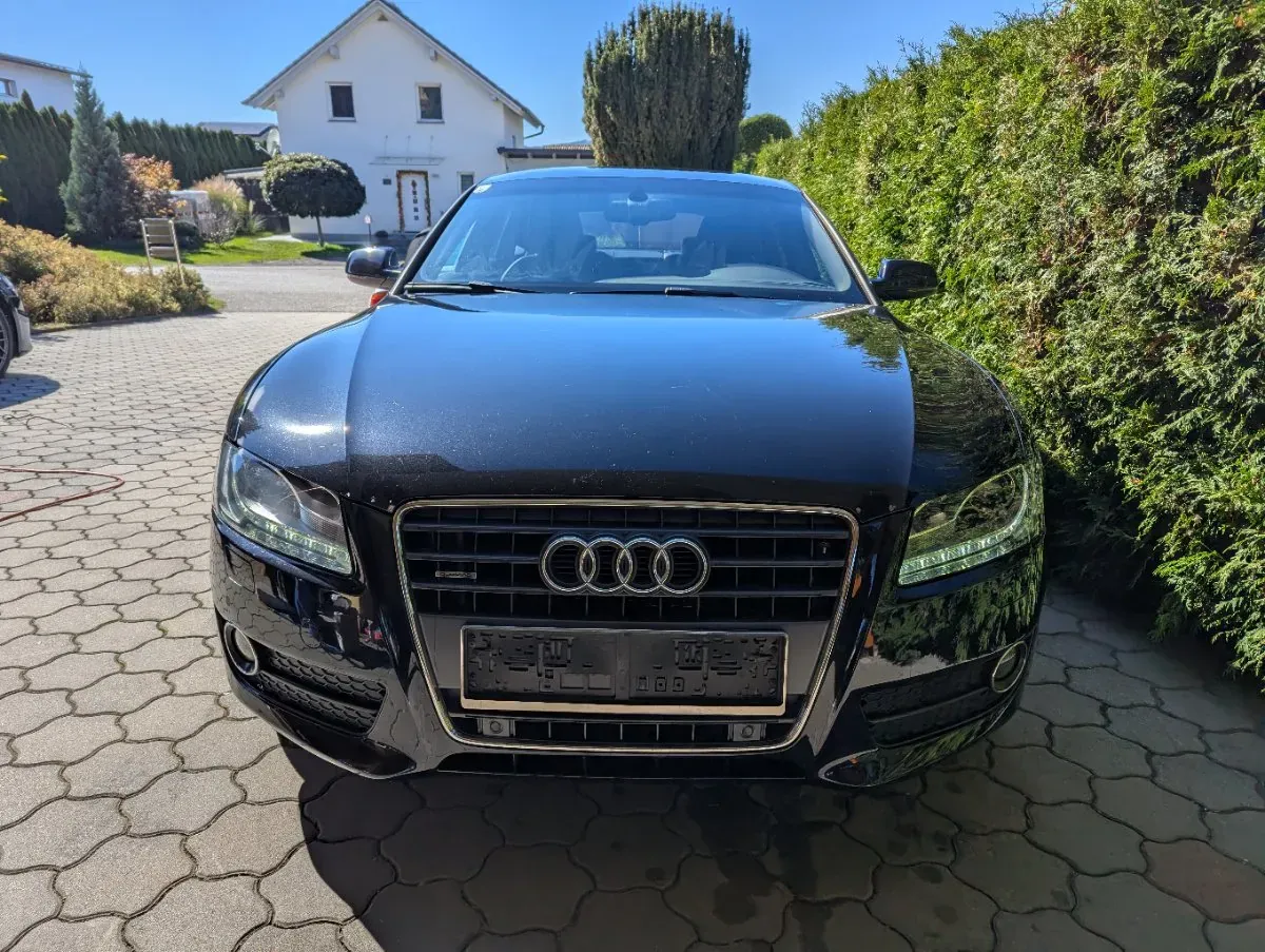 Audi A5 2011 photo 2