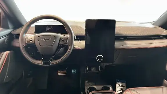 Ford Mustang Mach-E 2025 photo 4