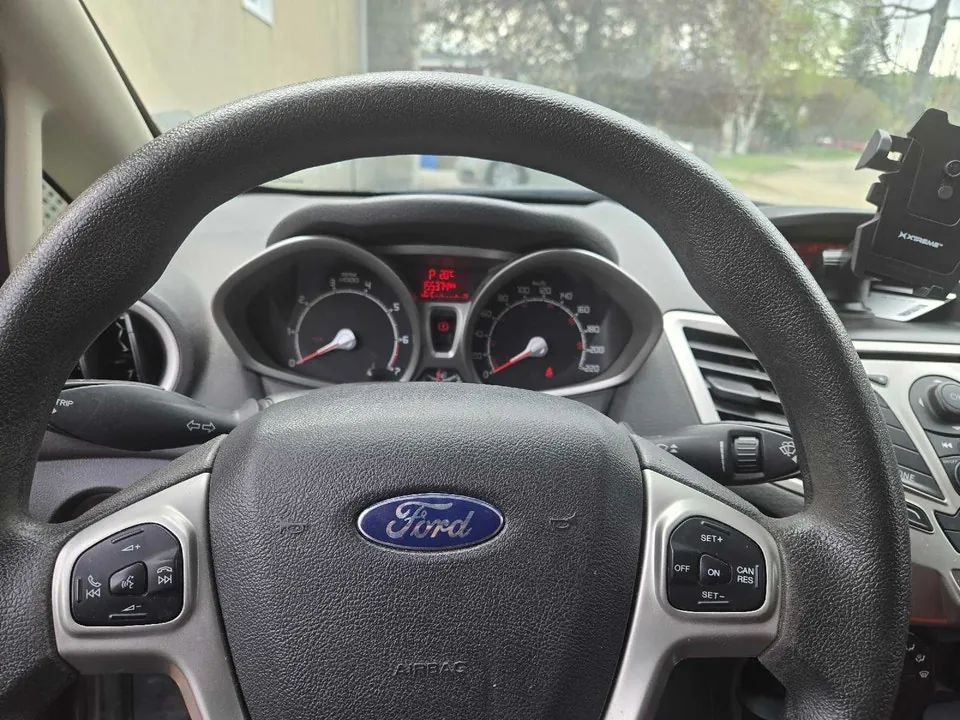 Ford Fiesta 2013 photo 5