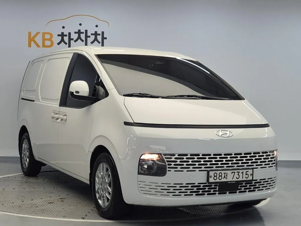 Hyundai Staria 2022 photo 4