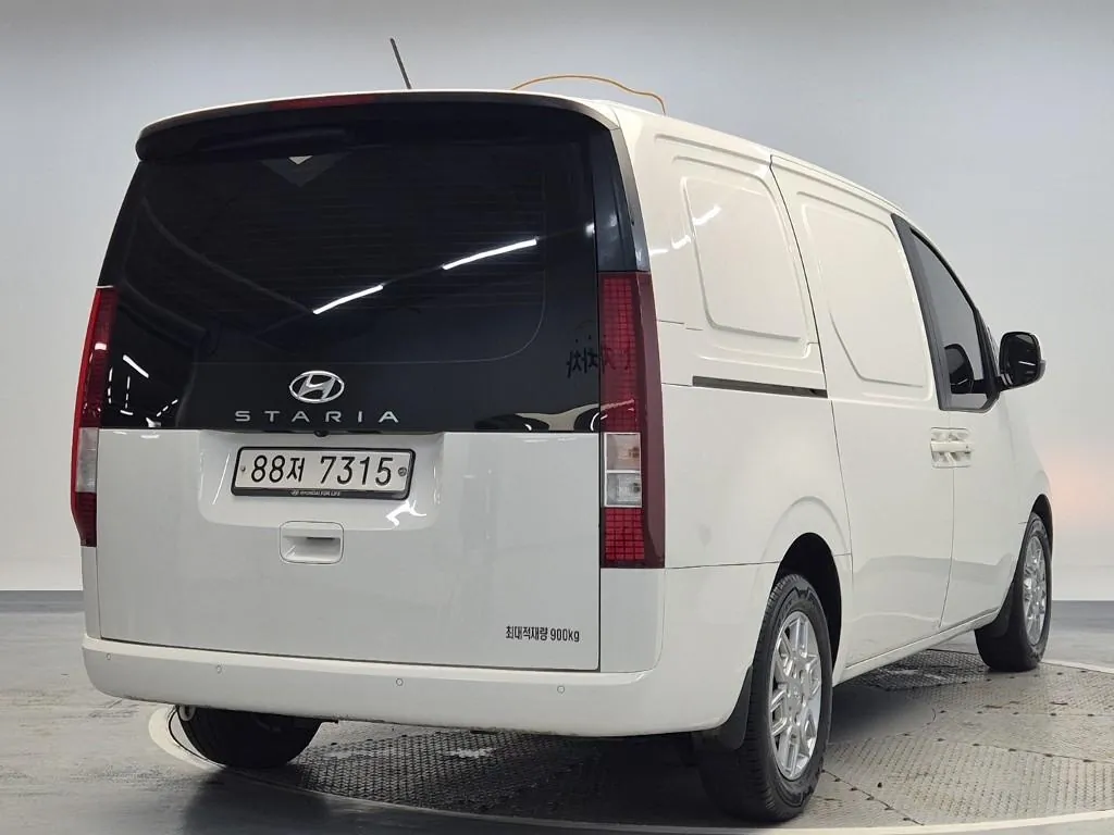 Hyundai Staria 2022 photo 3