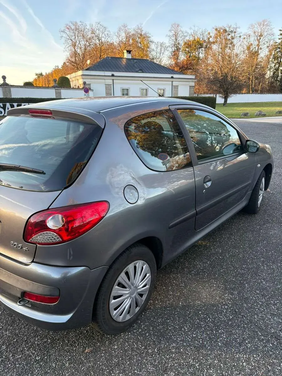 Peugeot 206 2009 photo 3