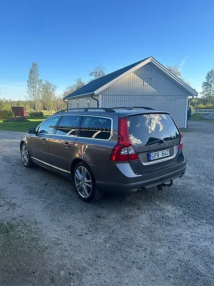 Volvo V70 2010 photo 4