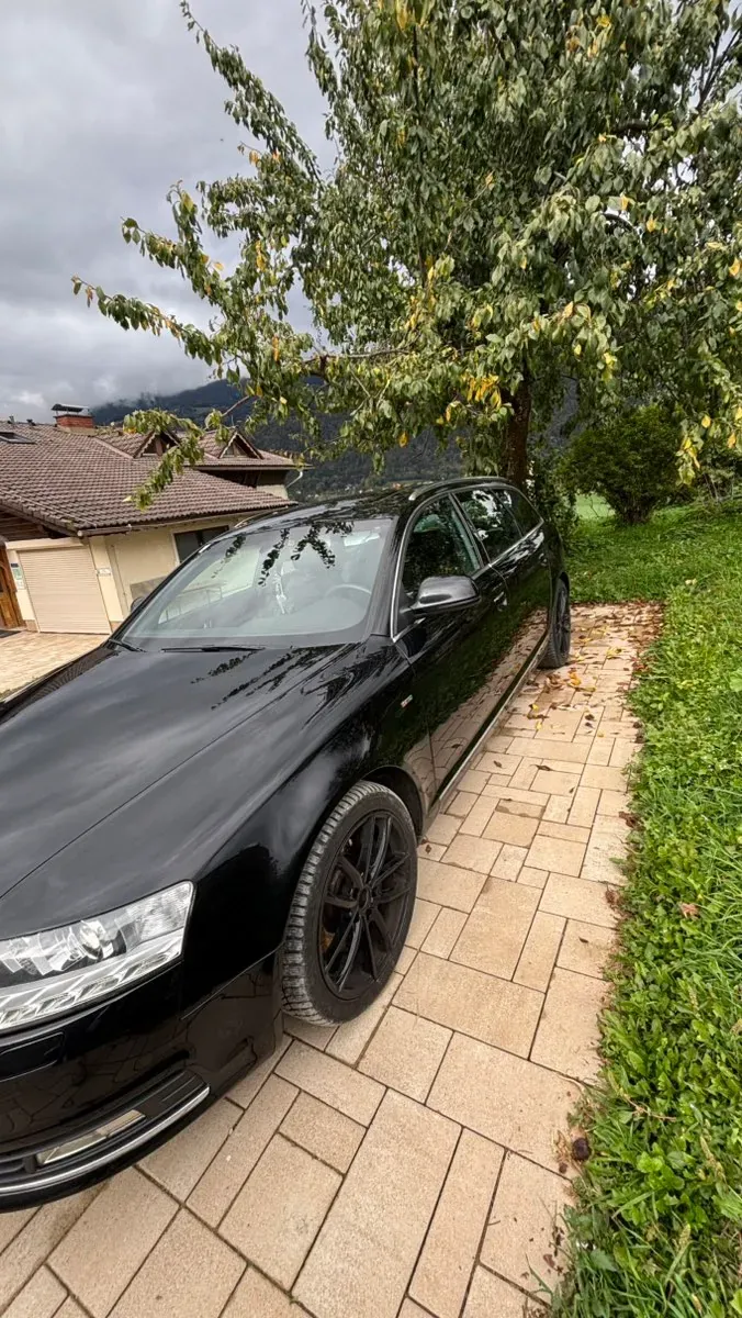 Audi A6 2011 photo 2
