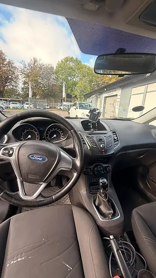 Ford Fiesta 2014 photo 2