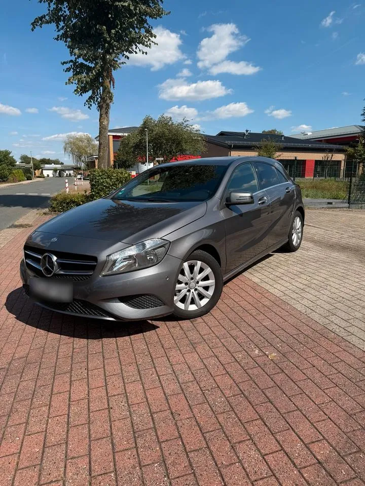 Mercedes-Benz A180