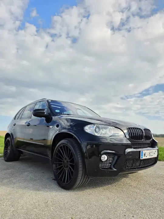 BMW X5 2011 photo 2
