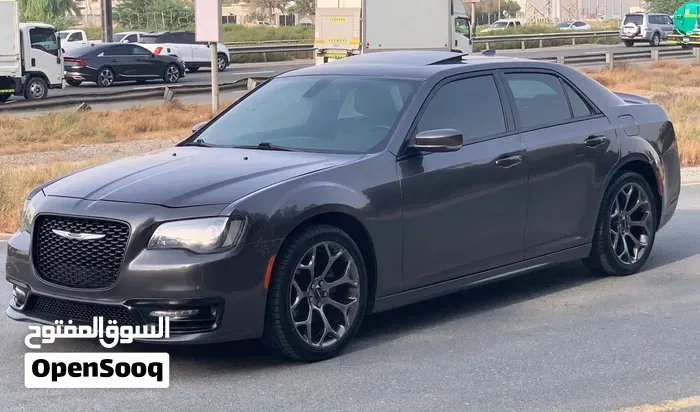 Chrysler 300 2018 photo 2