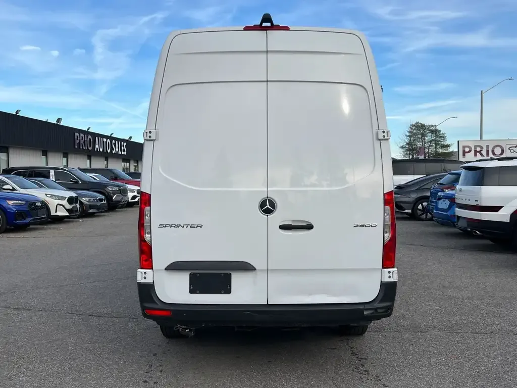 Mercedes-Benz Sprinter 2025 photo 4