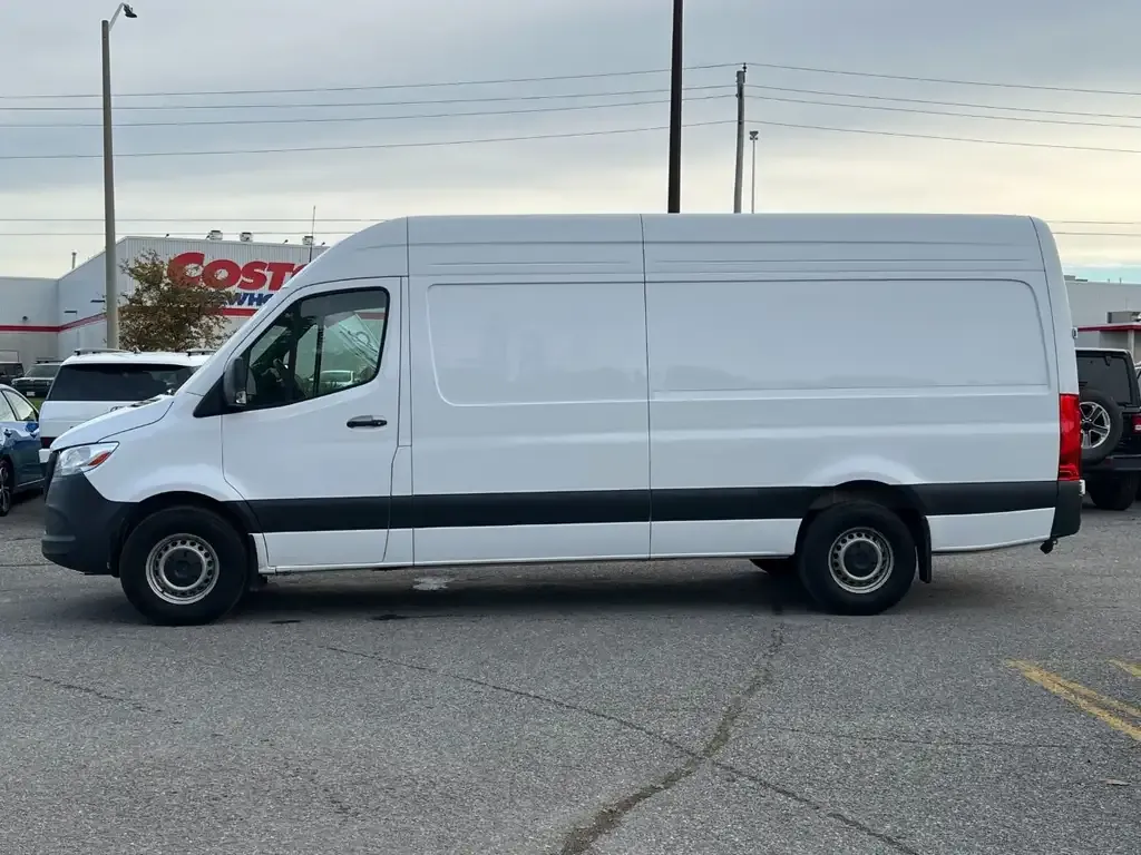 Mercedes-Benz Sprinter 2025 photo 2