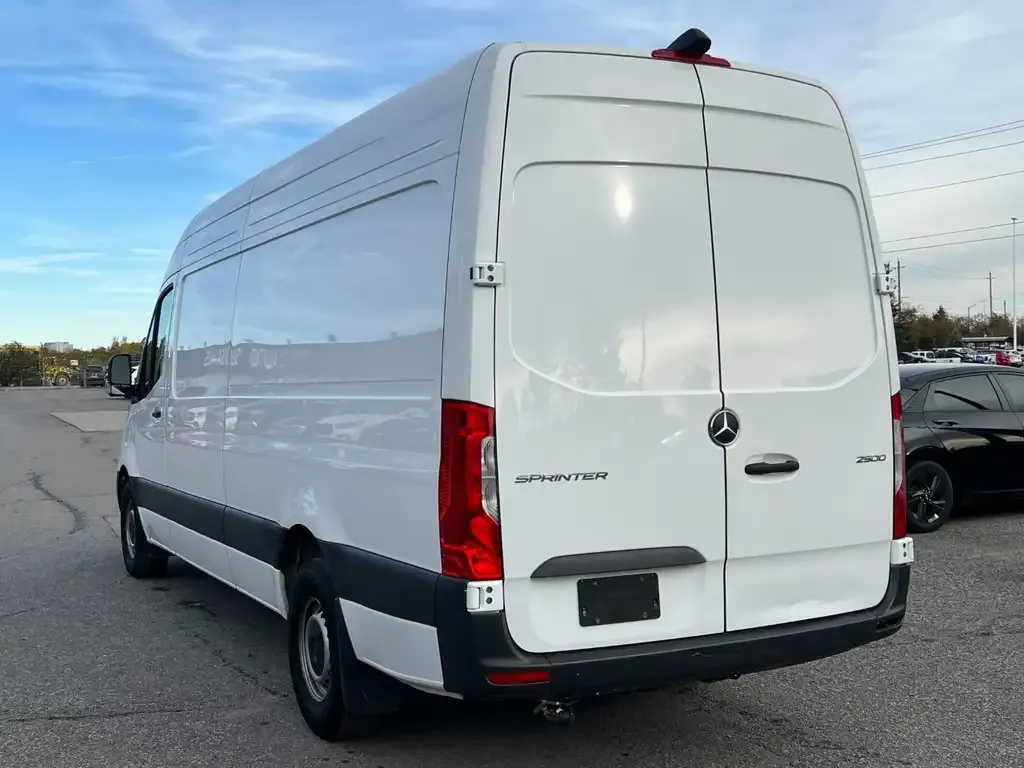 Mercedes-Benz Sprinter 2025 photo 3