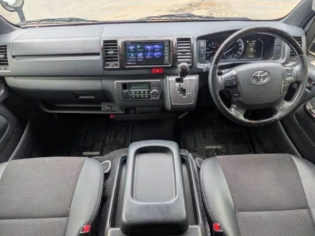 Toyota Hiace 2020 photo 3
