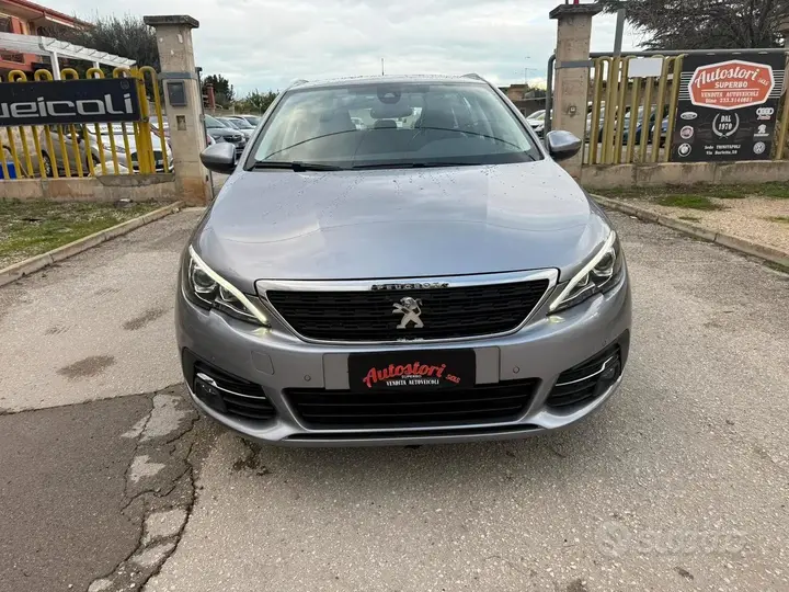 Peugeot 308 2020 photo 2