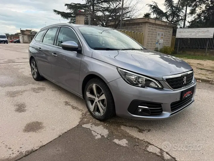 Peugeot 308 2020 photo 3