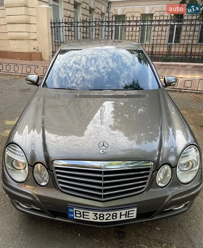 Mercedes-Benz E-Class 2007 photo 2