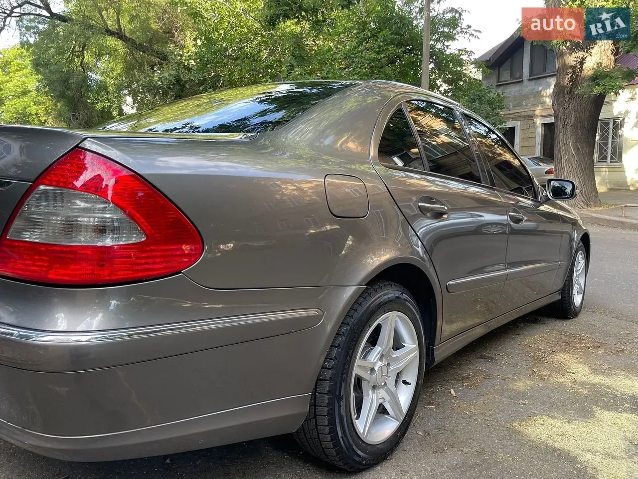 Mercedes-Benz E-Class 2007 photo 3