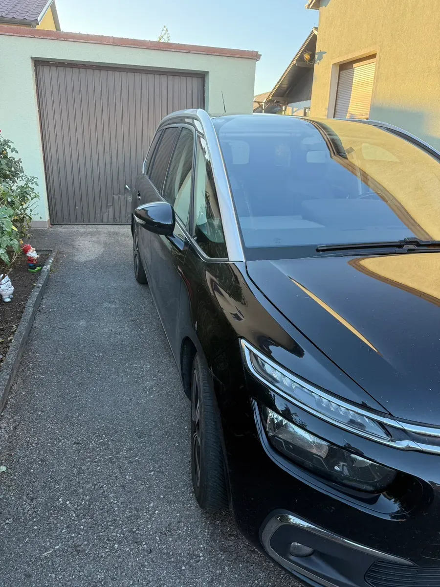 Citroen Grand C4 Picasso 2017 photo 2