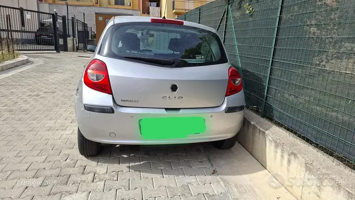 Renault Clio 2007 photo 4