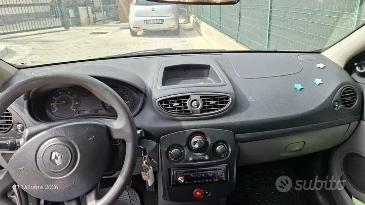 Renault Clio 2007 photo 3