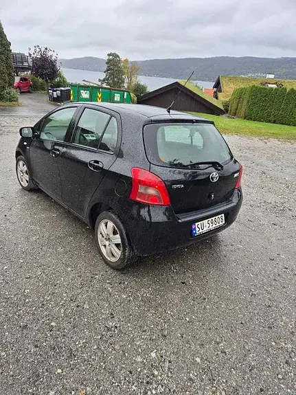 Toyota Yaris 2009 photo 2