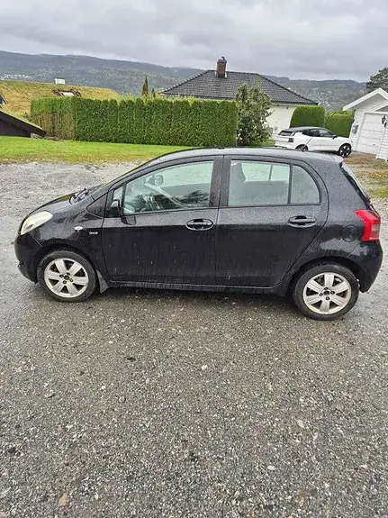 Toyota Yaris 2009 photo 3