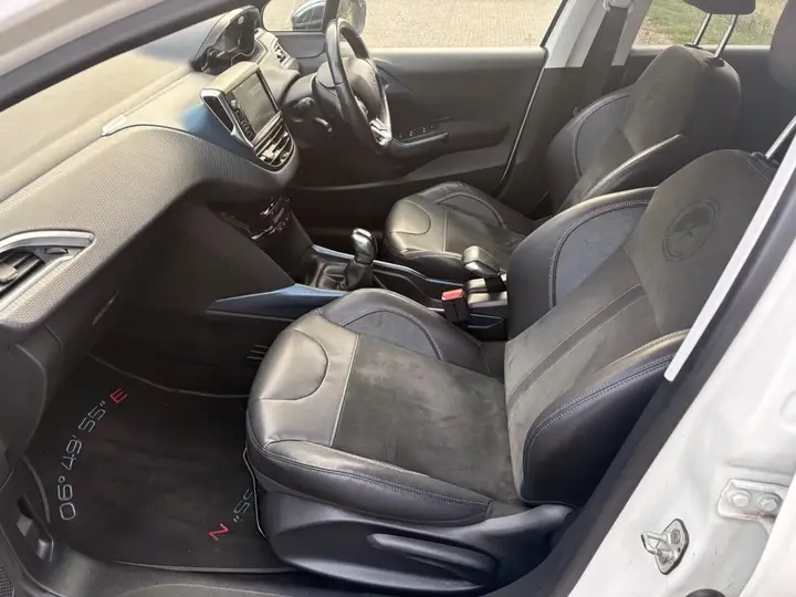 Peugeot 2008 2014 photo 4