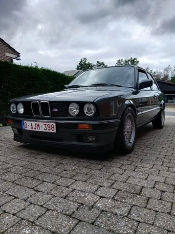 BMW E30