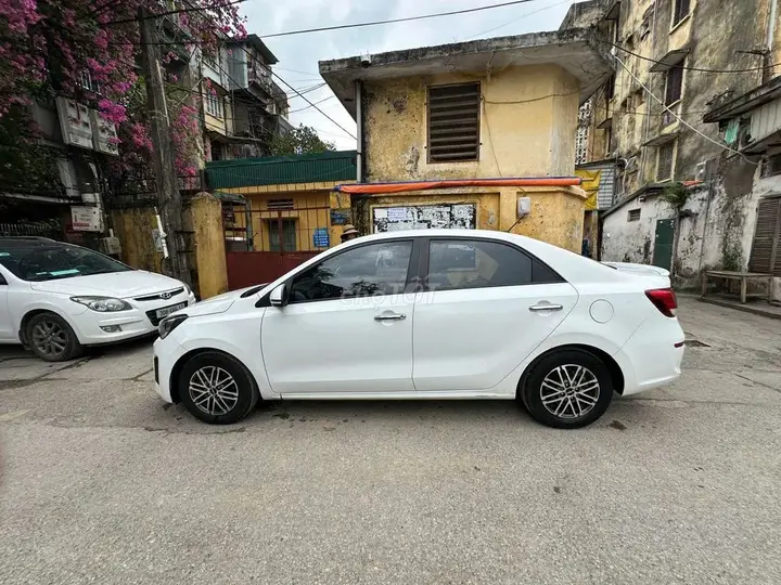 Kia Soluto