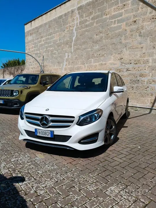 Mercedes-Benz B 200 D