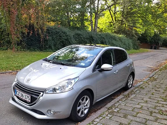 Peugeot 208 2015 photo 3