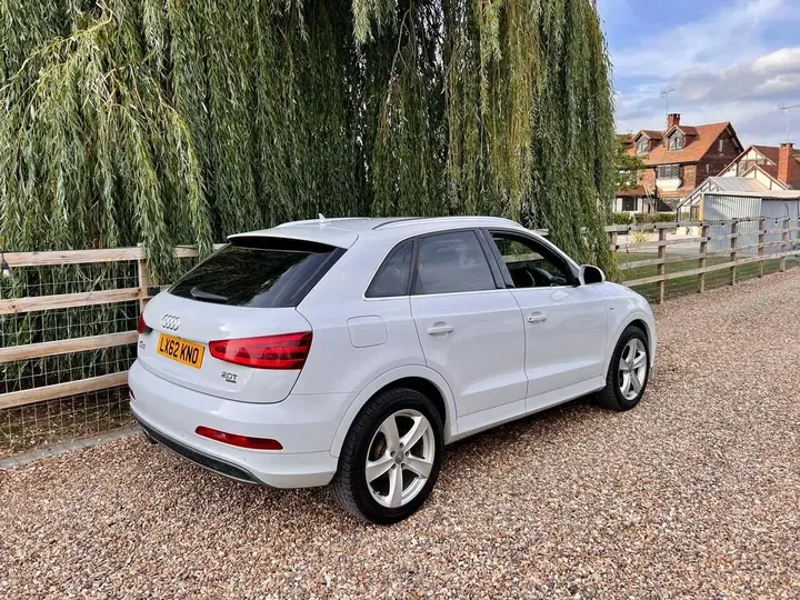 Audi Q3 2012 photo 5