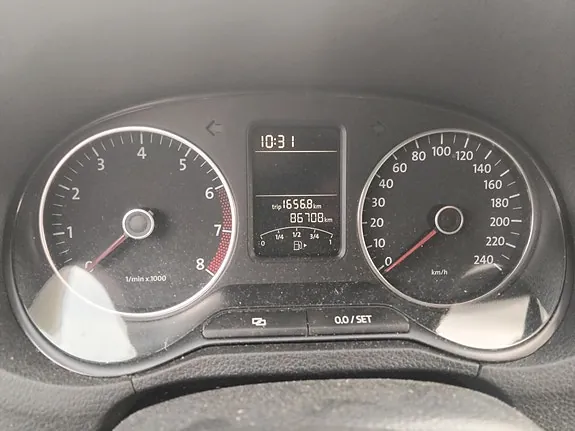 Volkswagen Polo 2010 photo 2