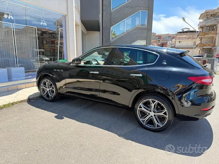 Maserati Levante 2019 photo 2