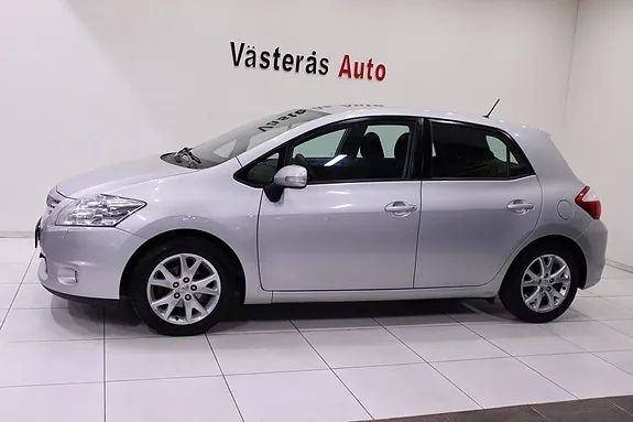 Toyota Auris 2011 photo 5