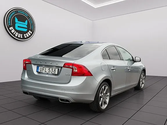 Volvo S60 2015 photo 3