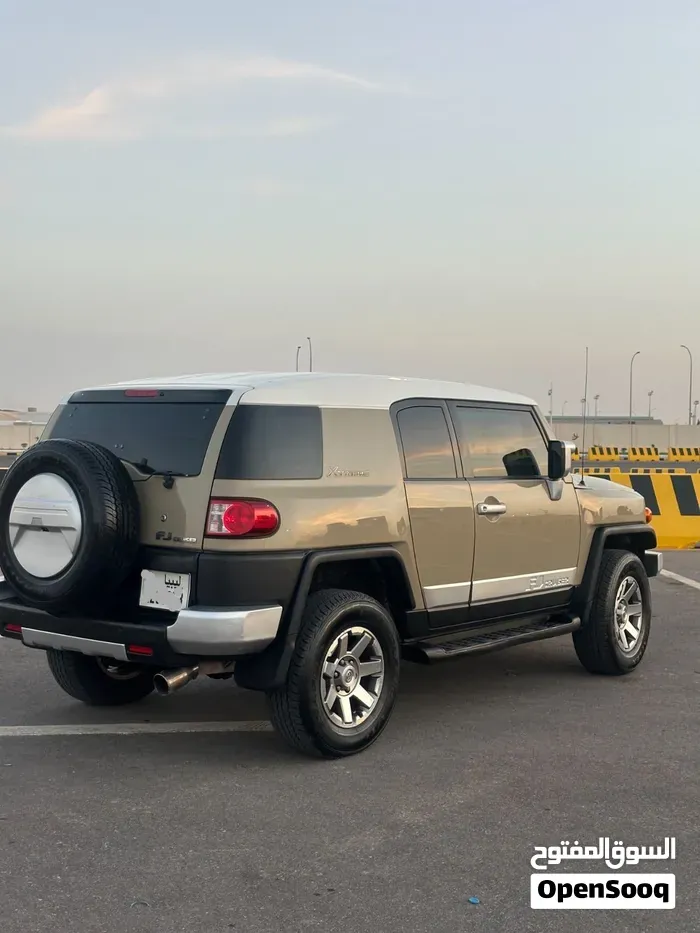 Toyota Fj 2012 photo 4
