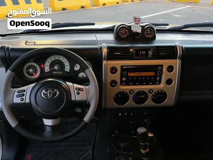 Toyota Fj 2012 photo 3
