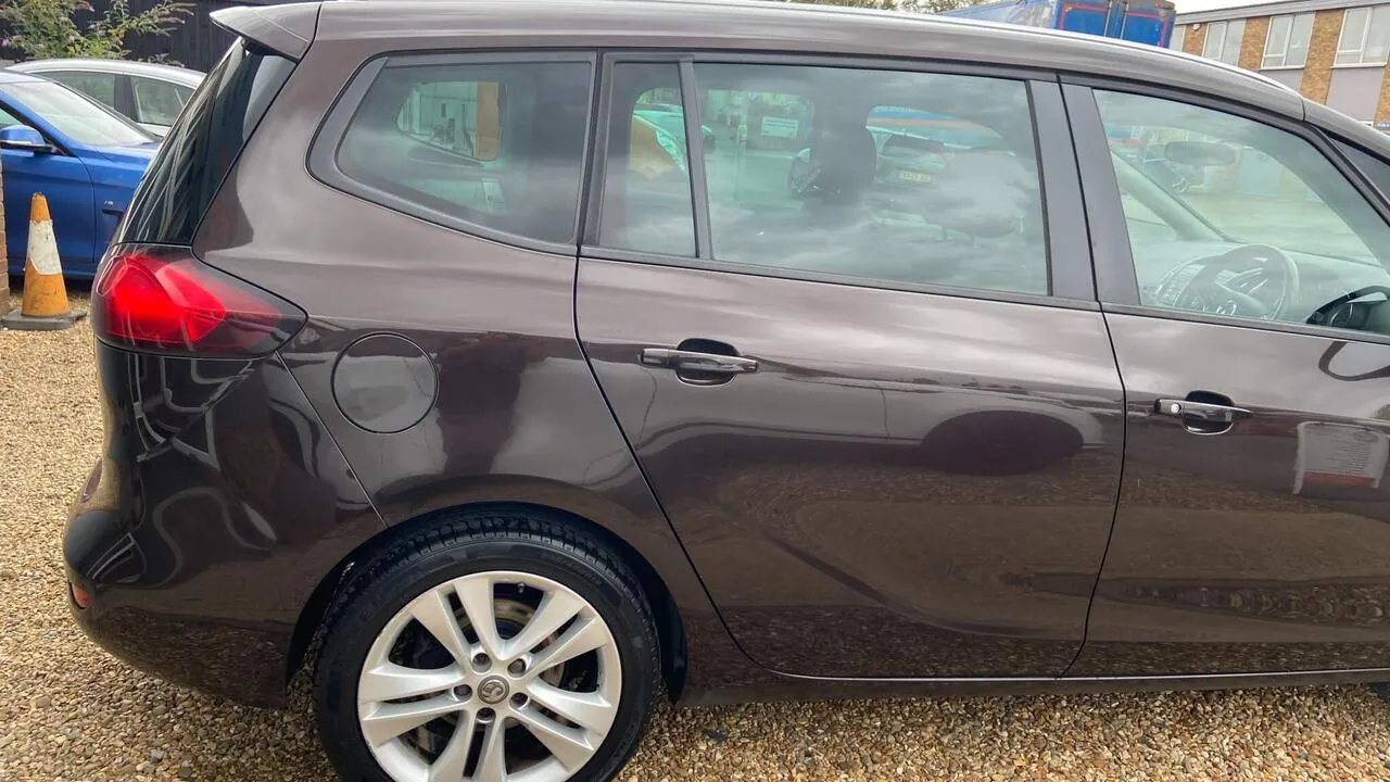 Vauxhall Zafira 2015 photo 2